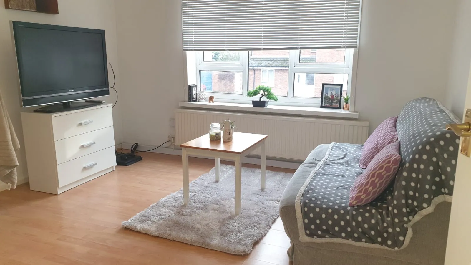 1 Bed Flat - Available Now! - Image 1